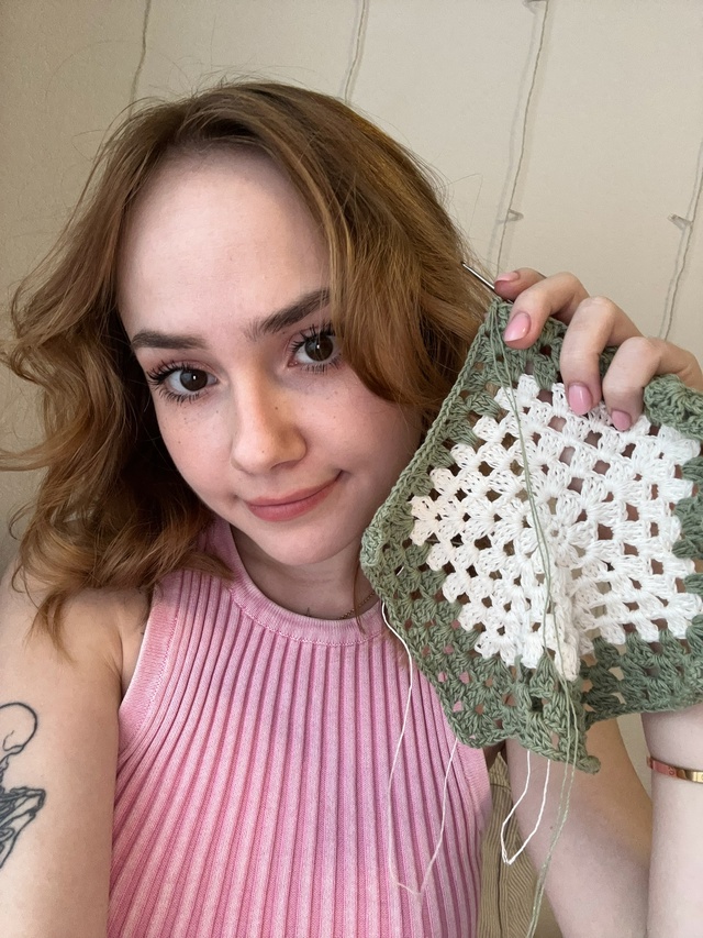 Вяжу рубашку для Серёжи, позже покажу результат ✨