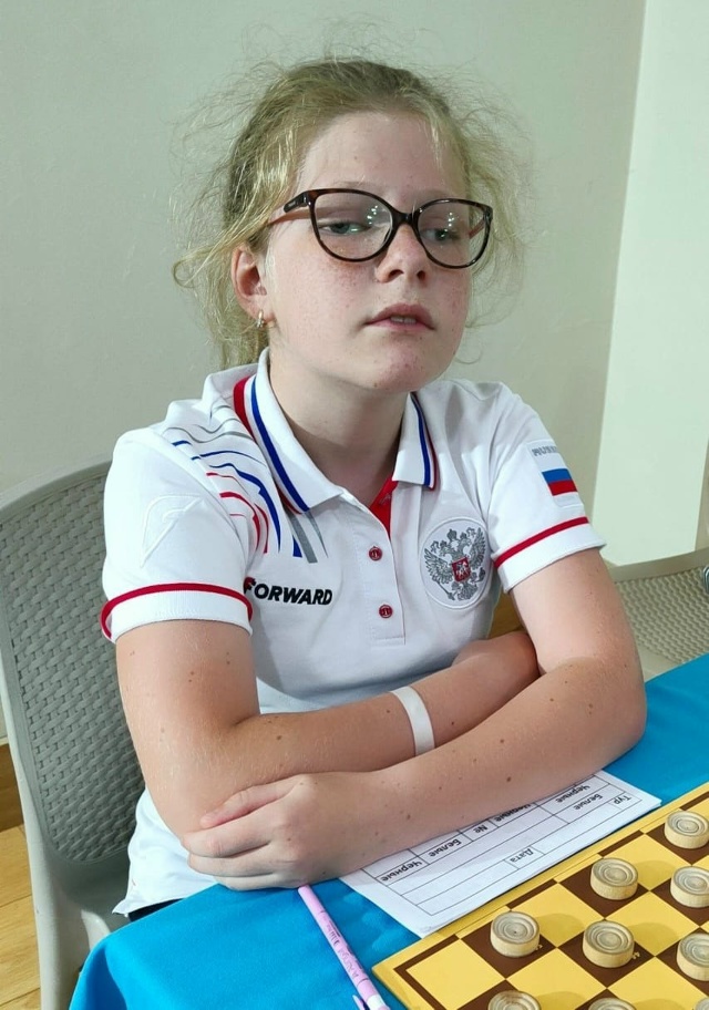 🥇 Юная шашистка из Ишимбая завоевала золото на первен...