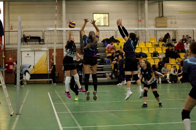 Вольчанки прошли в полуфинал турнира по волейболу!🔥
8...