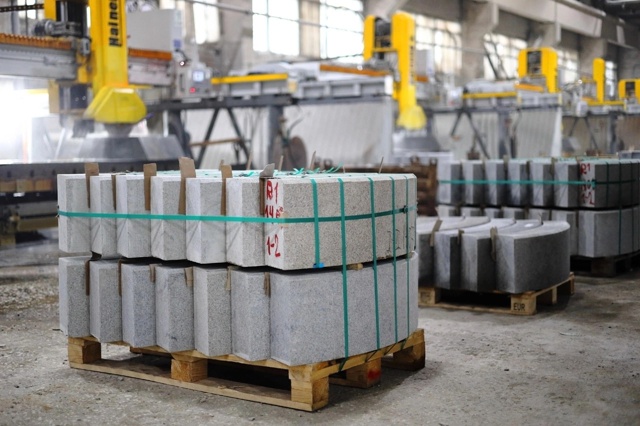 В цех по обработке гранита требуются:
🔹 Станочники (~15...