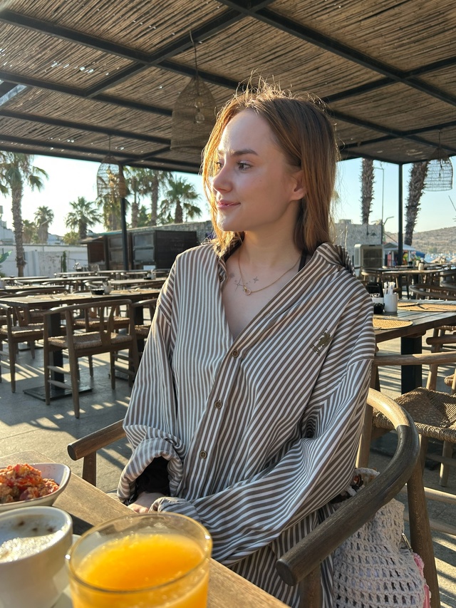 Уже прилетели в Турцию. Пришли на завтрак 🍳