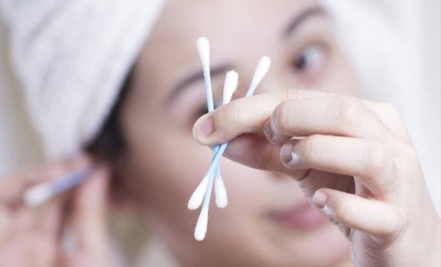 👂 Чистить уши ватными палочками — опасно!
Медики пре?...