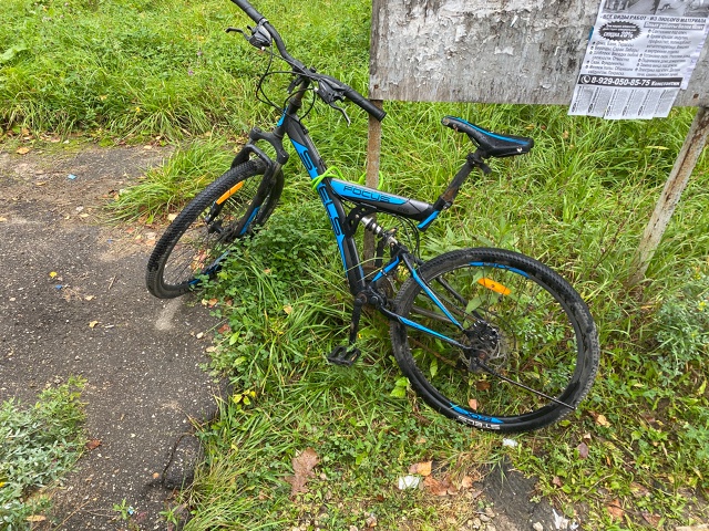 У остановки на строителей 7 уже несколько дней стоит пр...