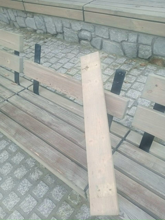 Как с этими неандертальцами бороться?
🤬 В Алупке мало?...