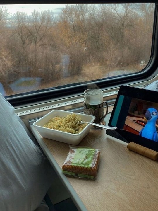 Всегда между самолетом и поездом выберу второе..