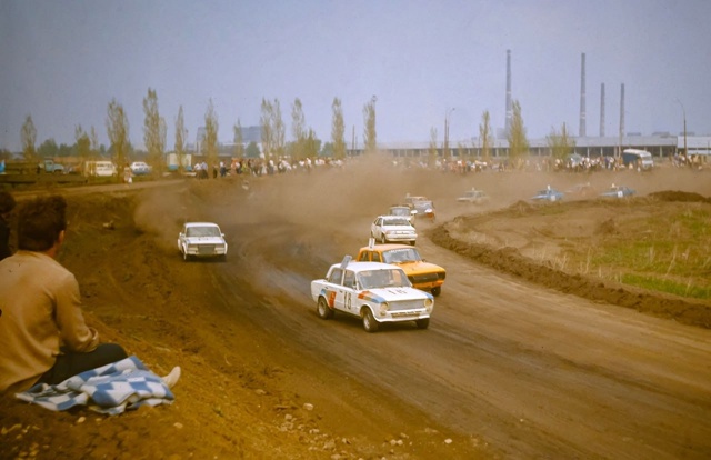 🏎 Тольятти 90х
Автокросс на КВЦ ВАЗа! Фоторепортаж Ва...