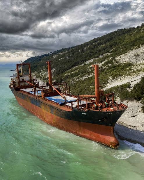 🌍Сухогруз «Рио» – знаменитый корабль-призрак, выброш...