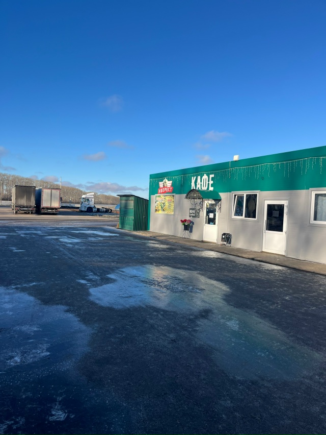 На трассе около магазина байрам сдается в аренду помещ...