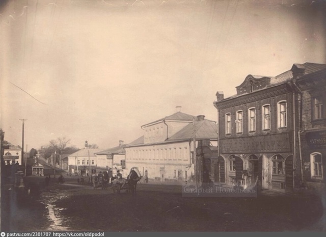Ретро Подольск ⏳
Вид на Бронницкую улицу. 1910 г.
