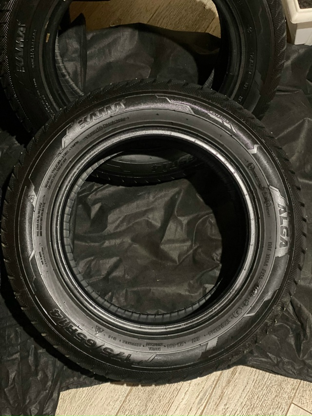 Продаются зимние шипованные шины Kama Alga, 175/65 R14.
В идеал?...