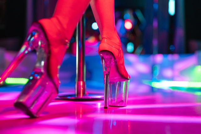 💵 Stripper Bowl в Майами: горы денег и холодный душ для танцо...