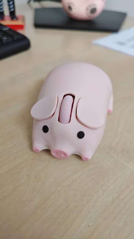 На российские маркетплейсы завезли беспроводную свиномышь
Цена имбы — 1400 рублей.
Мам купи