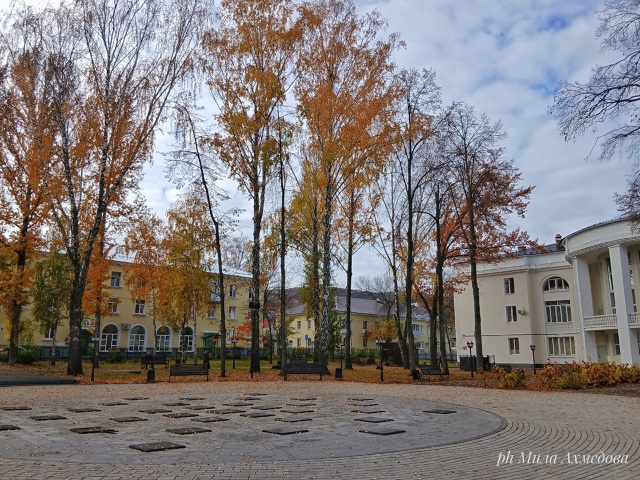 Сквер за Дворцом культуры ,, Жигулёвский,,