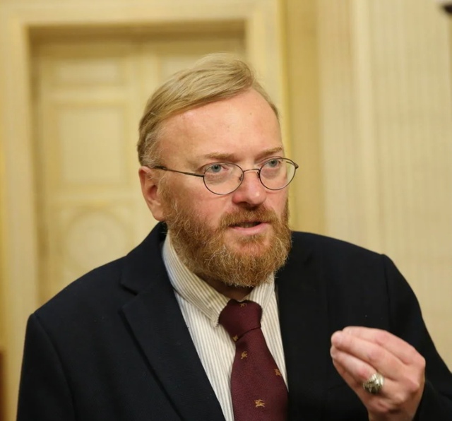 🤔 Депутат Милонов предлагает публично осуждать любит...