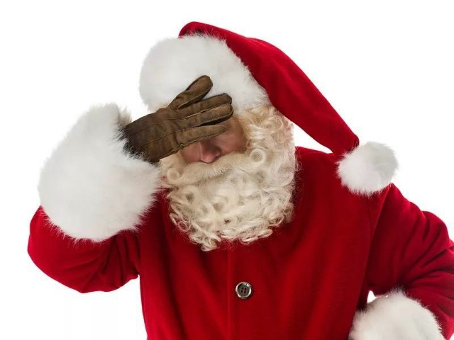 Россиянам ЗАПРЕТИЛИ верить в Деда Мороза — в РПЦ заяви...