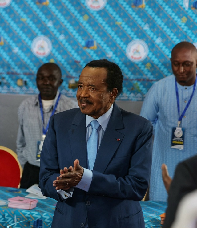 Поль Бийя, возглавляющий Камерун с 1982 года, вновь одерж...