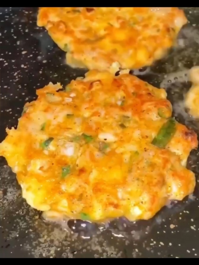 Потрясающие рубленые котлетки с сыром к обеду - от тако...