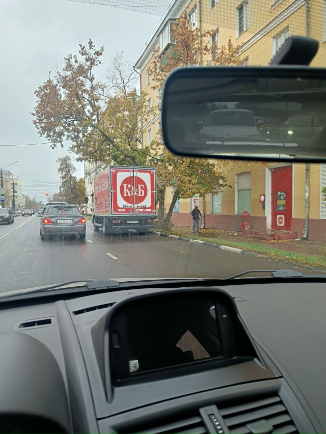 Проспект Ленина/Станиславского, разгрузка в КБ из-за к?...