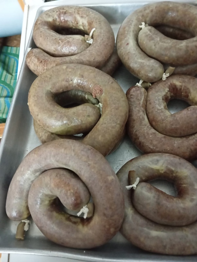 Продаётся домашняя ливерная колбаса, требуха,говяжьи ?...