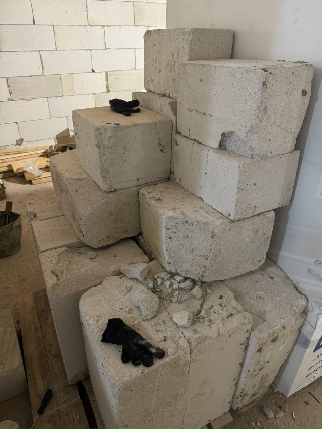 Отдам блоки некондиция, самовывоз. Руза.