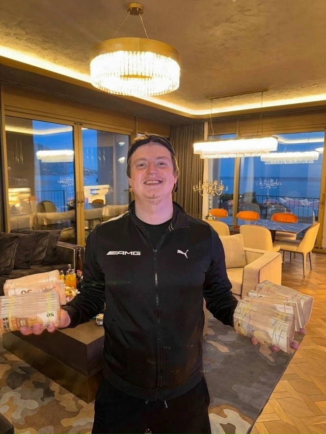 Меллстрой сделает всем своим подписчицам грудь за сво?...