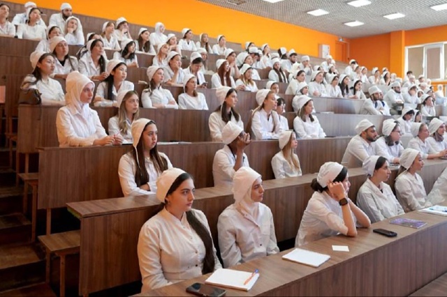 Всех студентов-медиков, обучaющихся на бюджете, обяжут ...