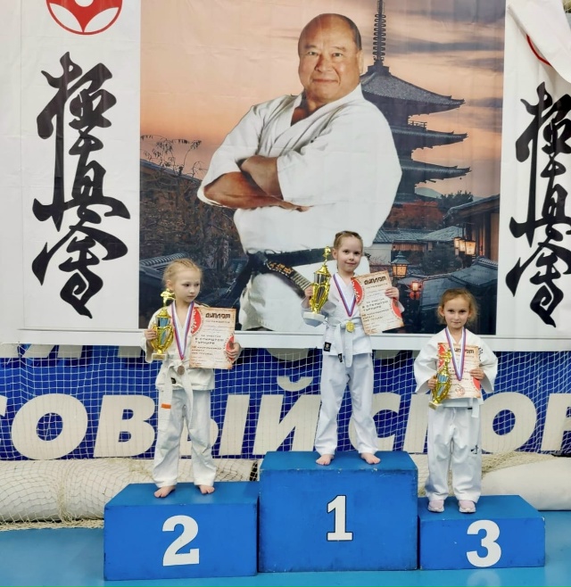 Когда восходит солнце над городом Гагарин— вспоминае?...