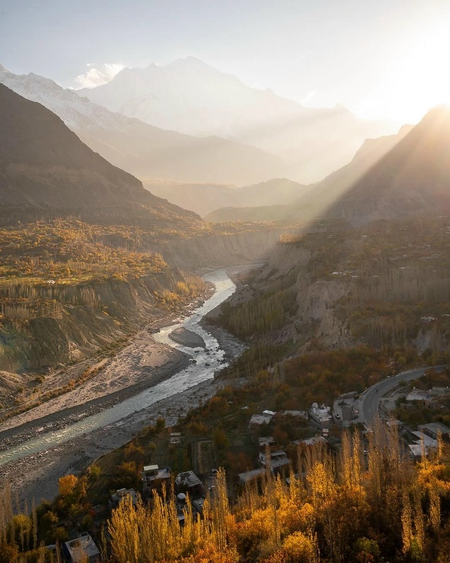 ? Долина Хунза — одно из тех мест, где природа будто в?...