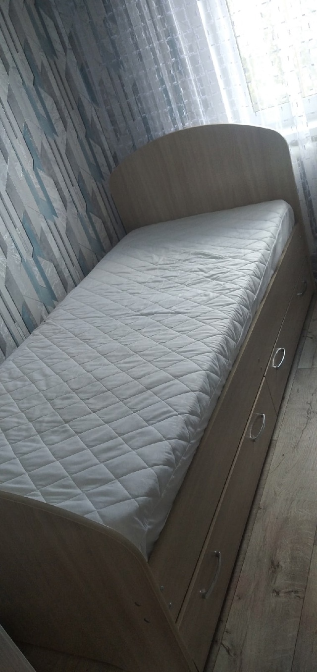 Продам кровать,обр.по тел.89228180215