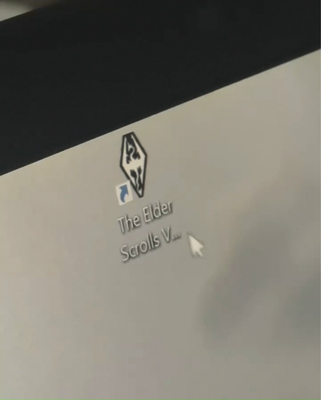 POV: Парни, как только первая снежинка коснулась земли (э...