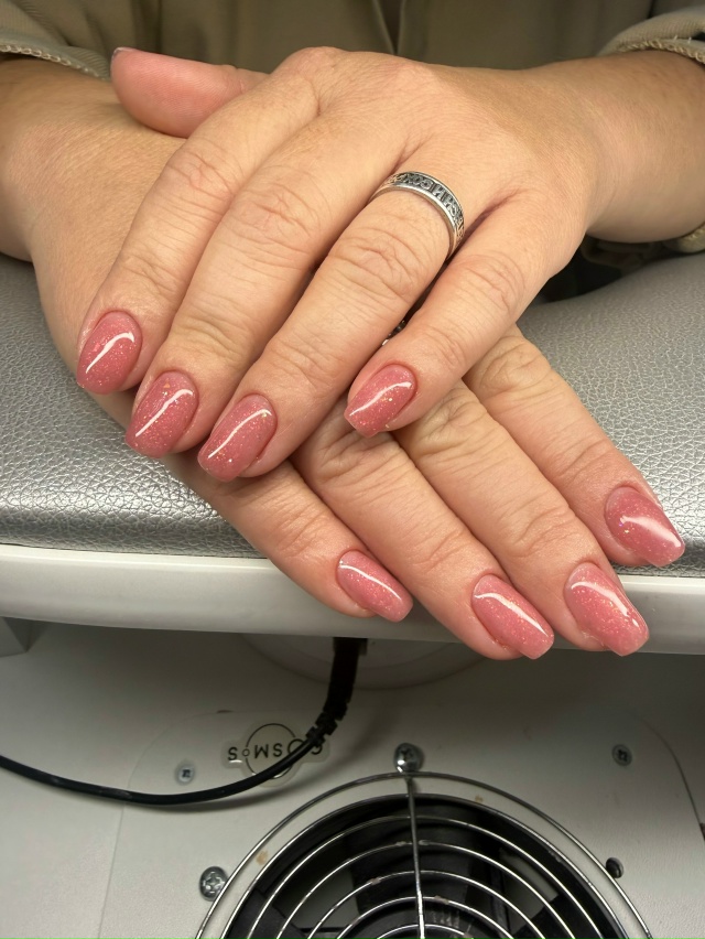 Милые Дамы!!!Я сертифицированный мастер маникюра,предл...