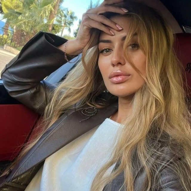 Скандал набирает обороты!
Оказалось, что 19-летняя Авро...