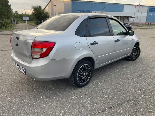 Продам Lada Granta 2013 год.
Автомат.
Кондиционер. Эл.усилител?...
