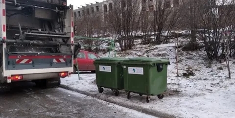 В регионе увеличат парк мусоровывозящей техники 🚛
В ?...