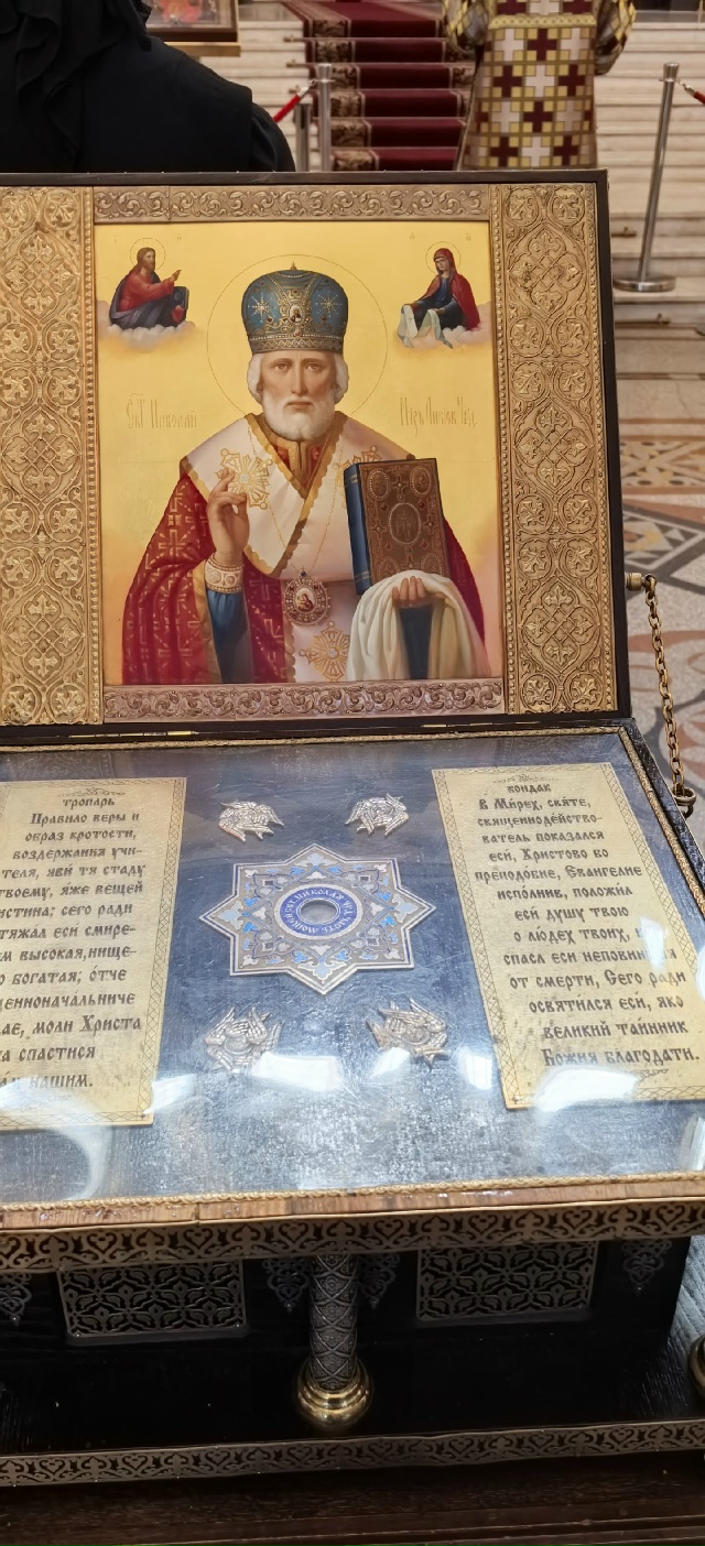Город воинской славы, Кронштадт!
Чтит и любит своих мор...