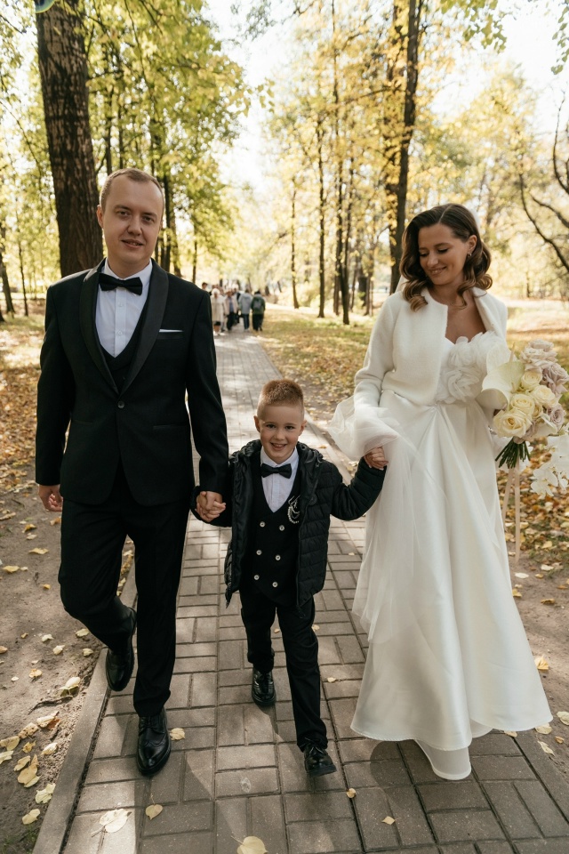 Девочки, тоже хочу поделиться с вами нашим днём свадьб?...