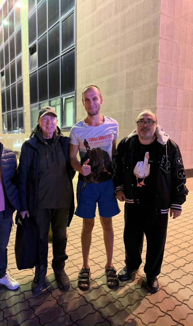 Всему Бузулуку Рокерский привет от Группы Воскресенье...