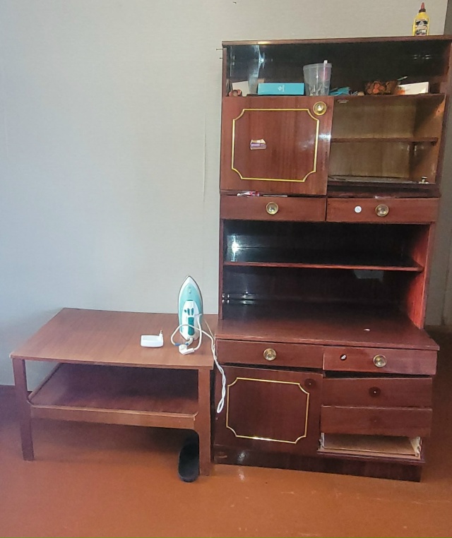 Отдам, может кому-то надо в гараж или на дачу.