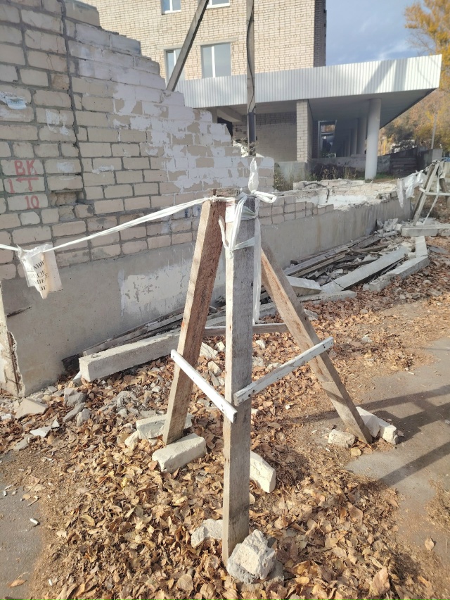 Никто не в курсе, в это бомбоубежище, случайно НЛО не вр...