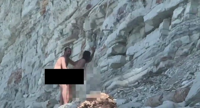 🤯Пылкая парочка устроила секс-марафон на пляже в Геле...