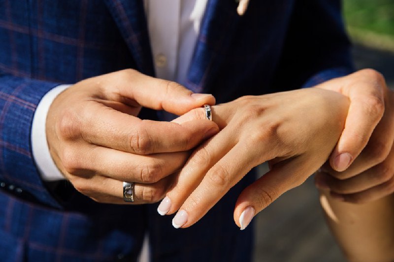 Романтика, как в фильмах, но на улицах Киров: недавно на открытии интерактивного музыкального фонтан