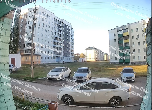 Стоит автохлам! Мешает всем!