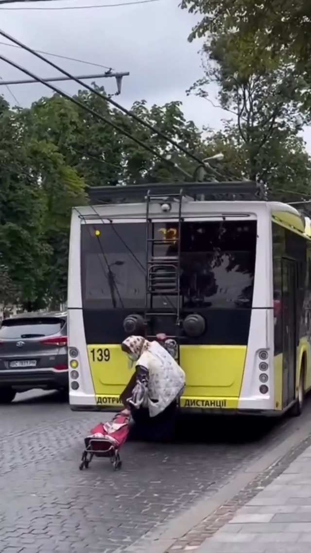 Этoт миp полoн стрaнностeй