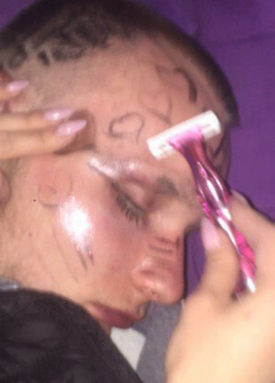 Этой девчонке он точно не так перешёл дорогу