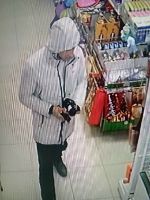 Молодой человек, вы забыли оплатить товар(фонарь) !!!!!! Ж...