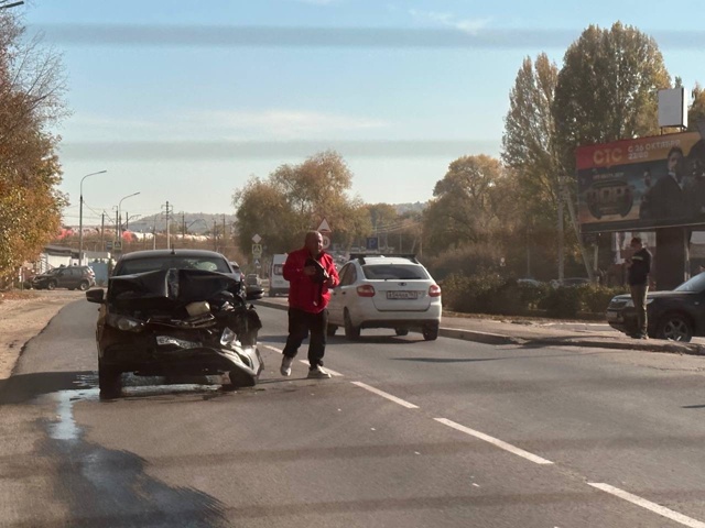 Авария сегодня около рынка.