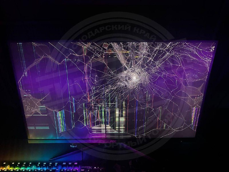 В Адлере мамкин киберспортсмен устроил фаталити монитору после проигрыша.
Нервы у парня оказались