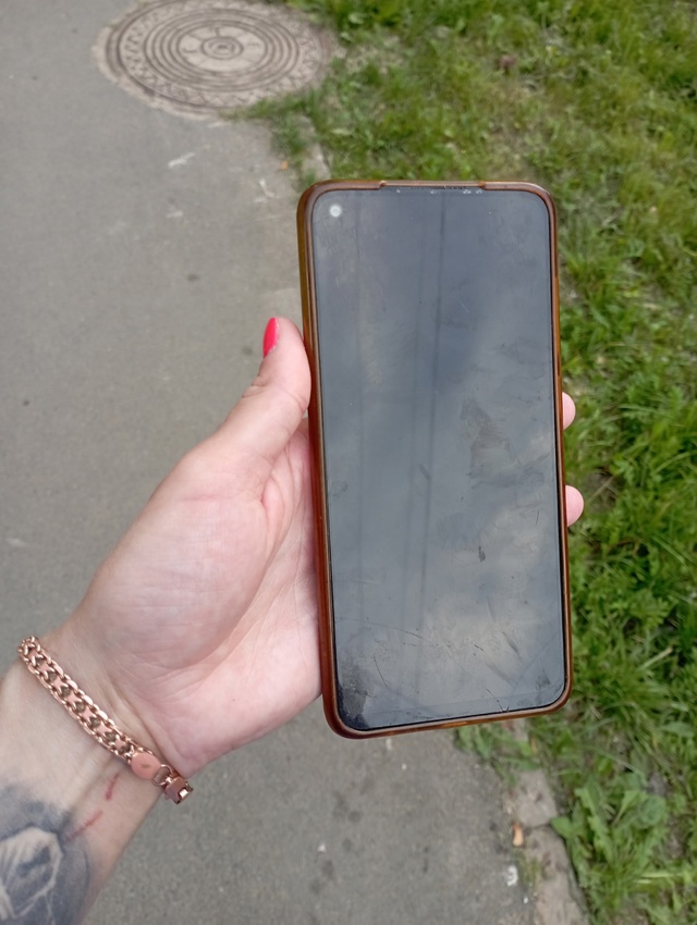 Здравствуйте, найден телефон на Ломоносова 12, верну по ...