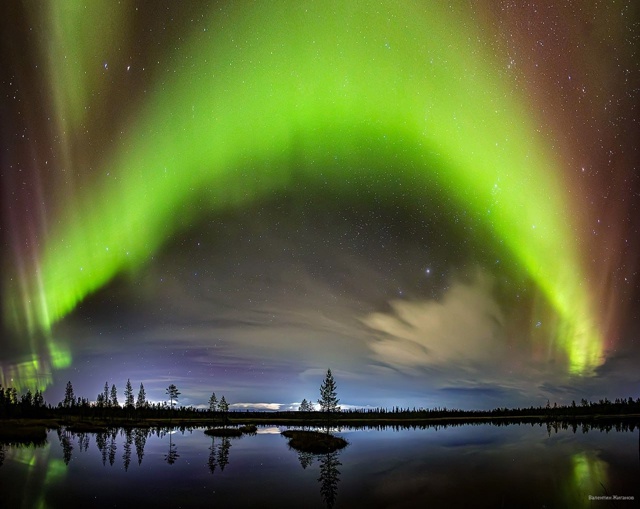 Панорама октябрьского сияния.
?Валентин Жиганов