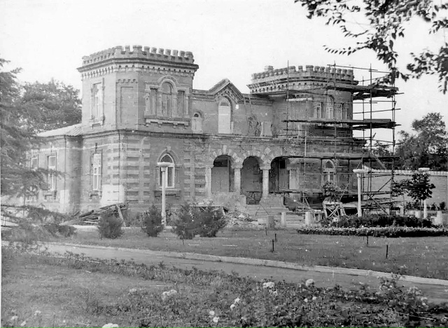 Евпатория 1980-89 – Дача купца Волкова, 1985, 1988 (фото Сергей...